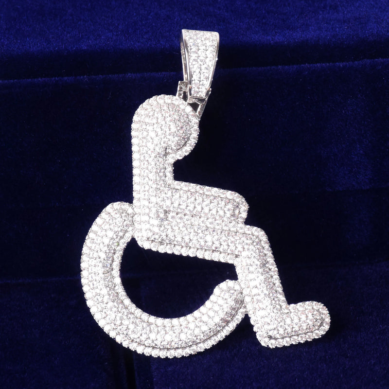 Pendentif fauteuil roulant handicap signe full iced